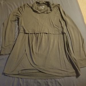 Latched Mama Maternity/Nursing petal top